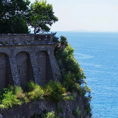 Preziosa Al Pizzo 3 Km Da Sorrento *
