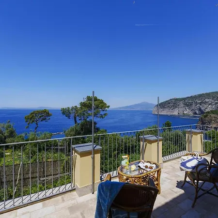 Preziosa Al Pizzo 3 Km Da Sorrento